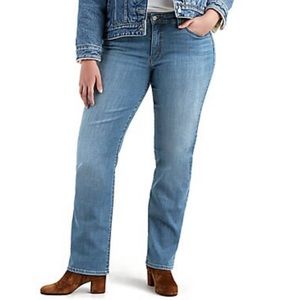 Levi’s Classic 414❤️💚HOST PICk 💚❤️